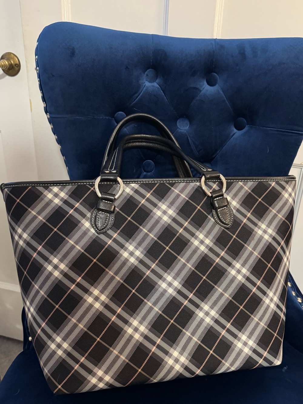 Classic Burberry Plaid Tote Bag in Black and Gray